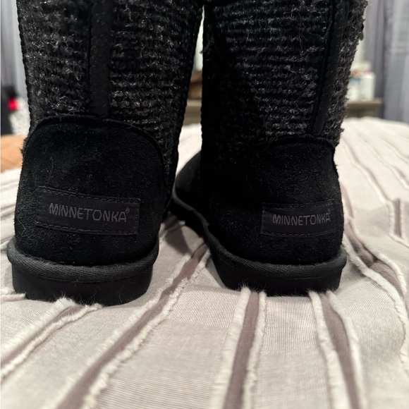 Minnetonka Black Winter Boots - Picture 2 of 4
